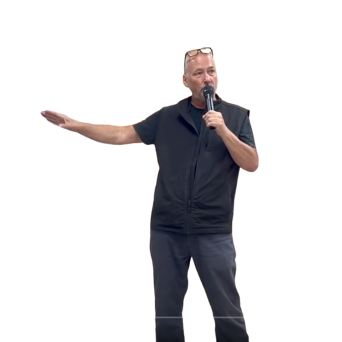 Ingemar speaking on stage